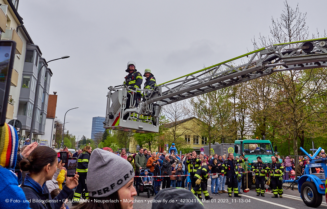 01.05.2023 - Maibaumaufstellung in Berg am Laim